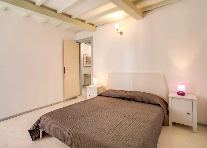 Three Bedroom Apartment Campo Dei Fiori